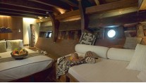 Luxury accommodation aboard phinisi yacht Silolona